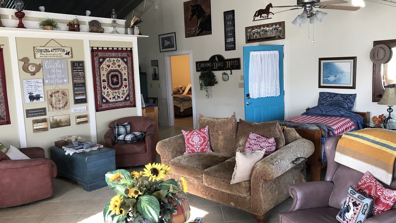Photo of Livingroom in Waelder