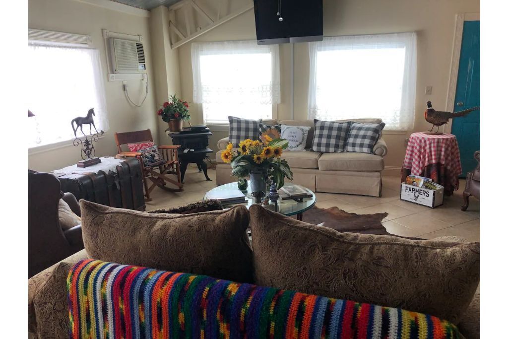 Photo of Livingroom in Waelder