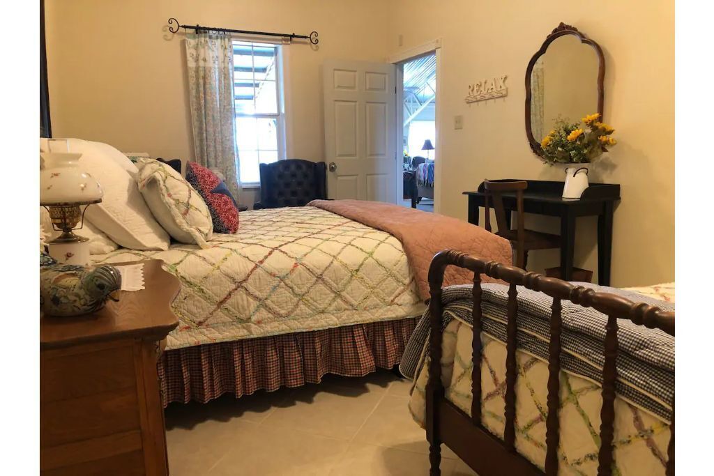 Photo of Bedroom in Waelder