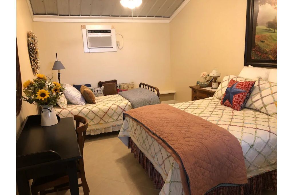 Photo of Bedroom in Waelder