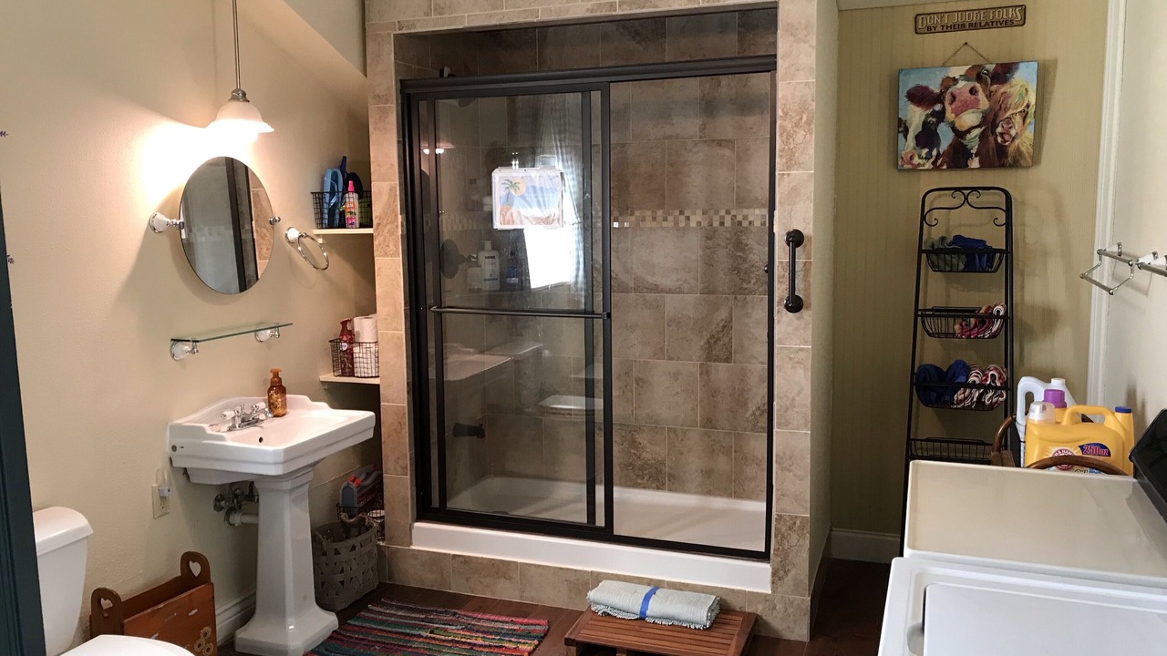 Photo of Bathroom in Waelder