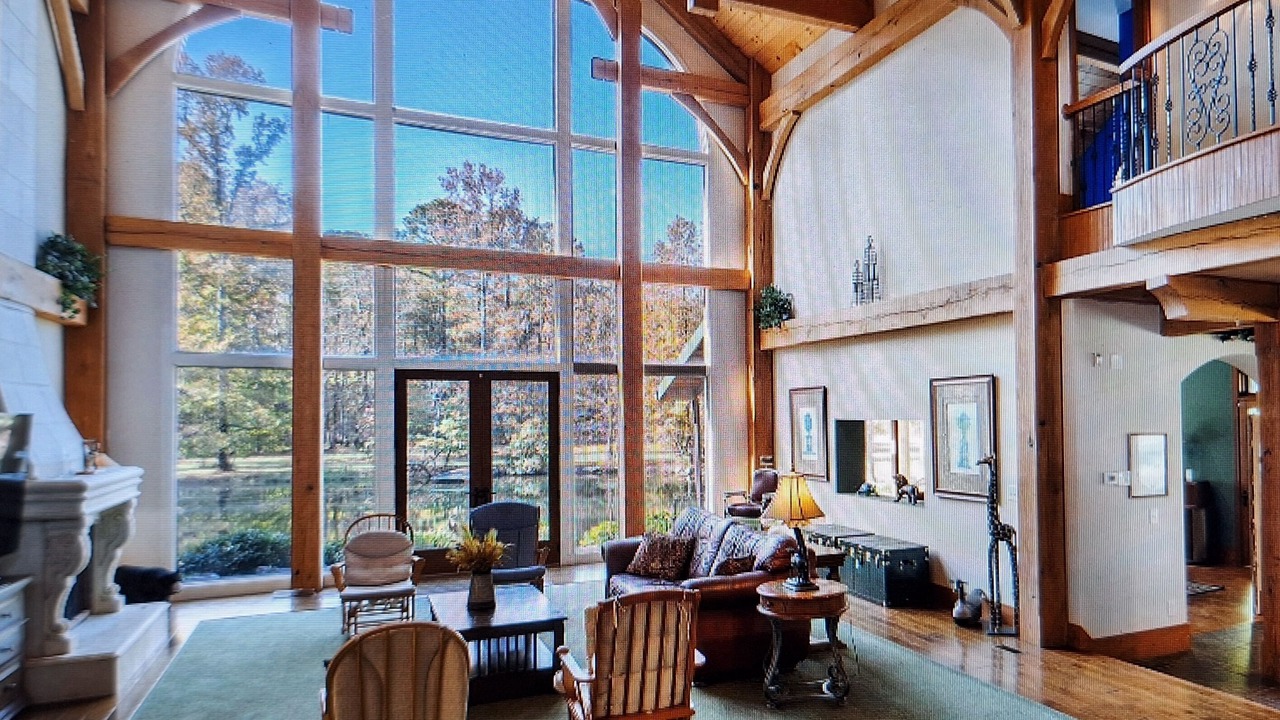 Photo of Livingroom in Johns Creek