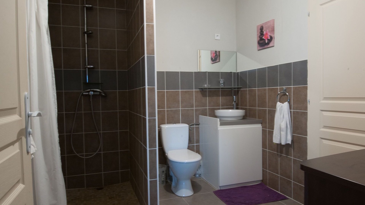 Photo of Bathroom in Saint-Paul-Trois-Chateaux