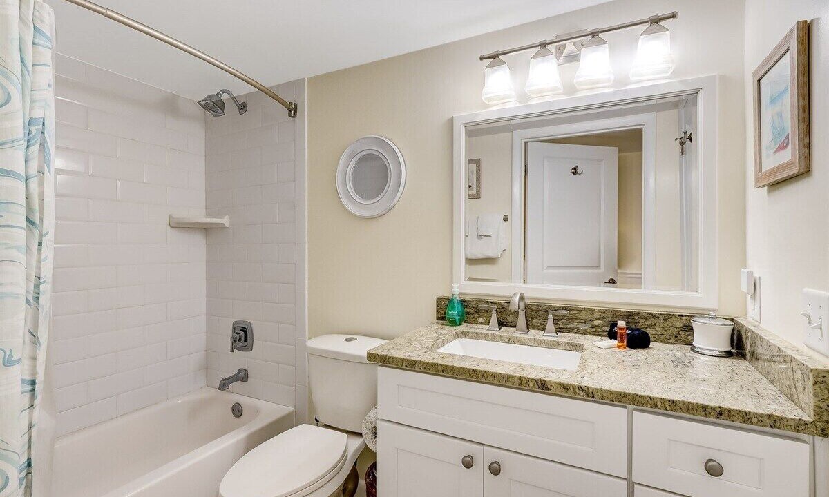 Photo of Bathroom in Fernandina Beach