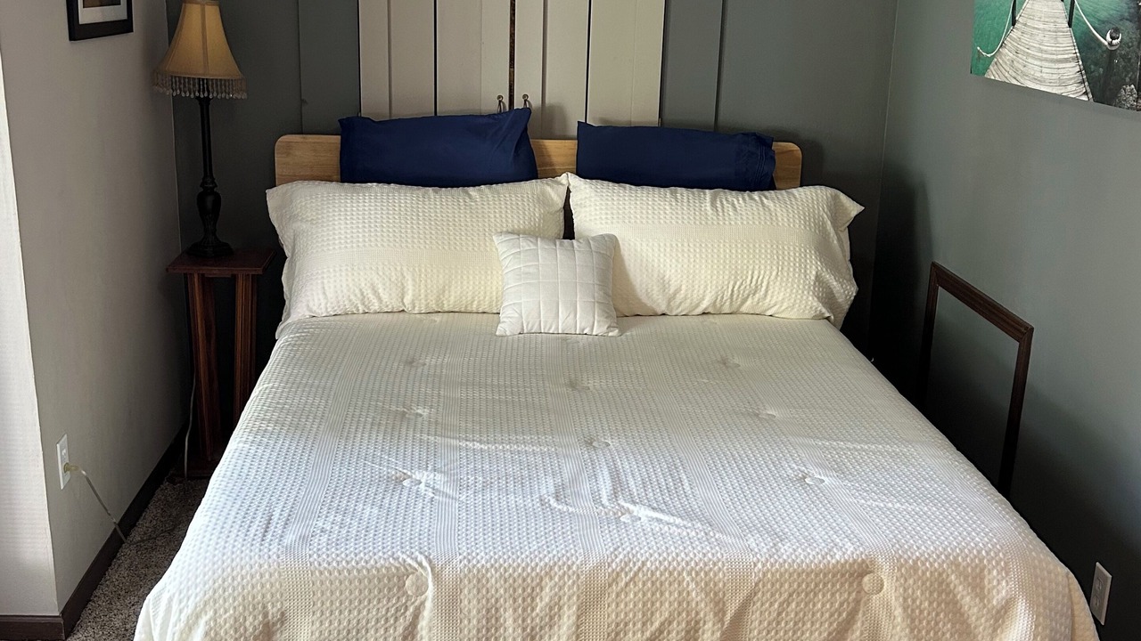 Photo of Bedroom in Lake View