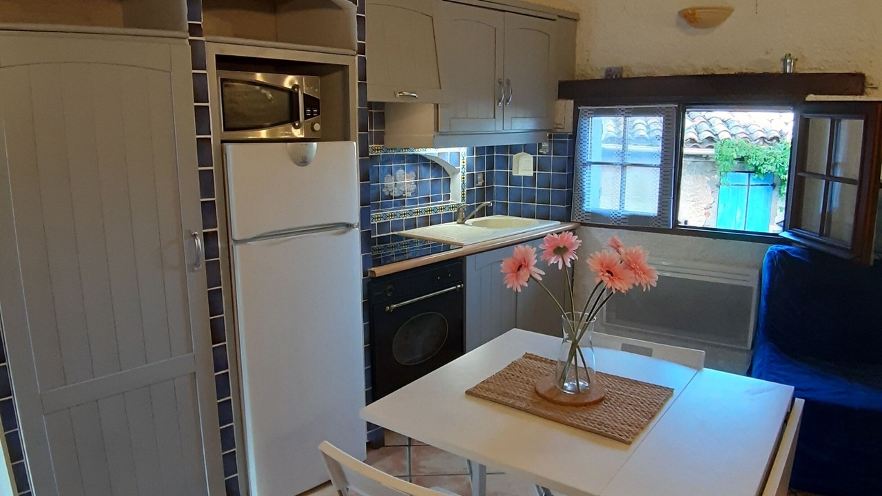 Photo of Kitchen in Mallefougasse-Auges