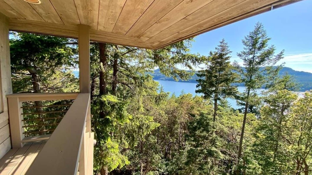 Photo of Patio Balcony in Eastsound