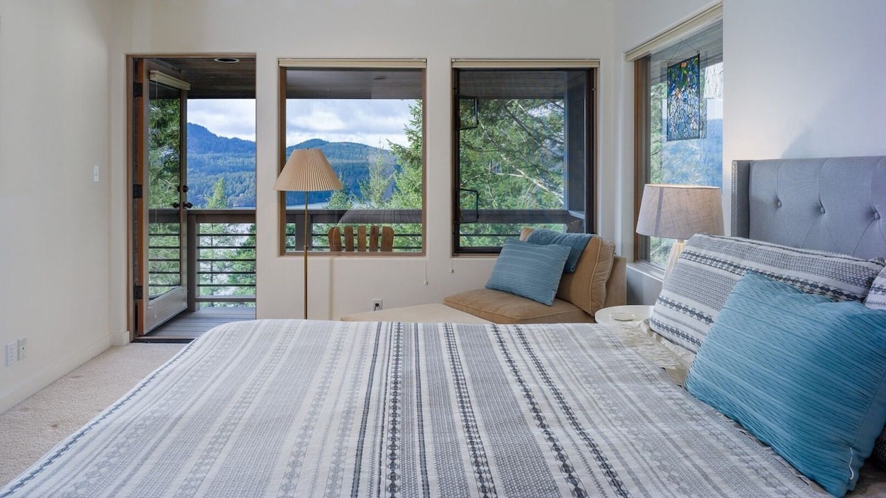 Photo of Patio Balcony in Eastsound
