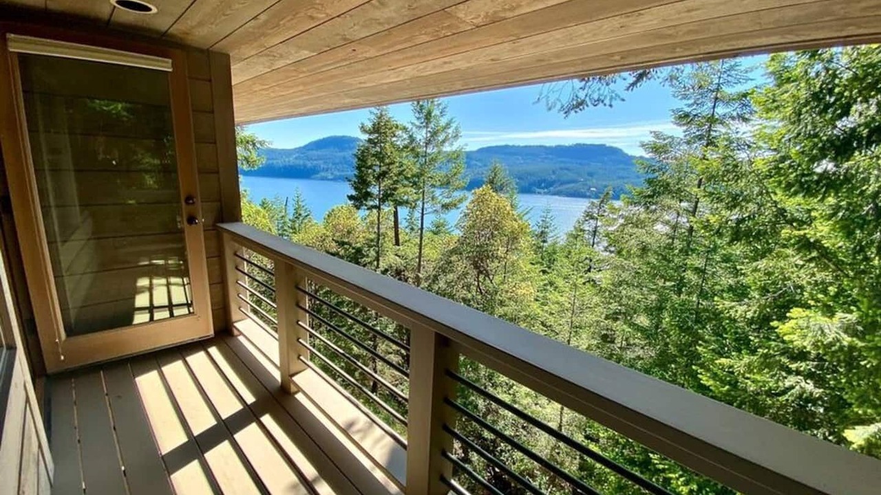 Photo of Patio Balcony in Eastsound