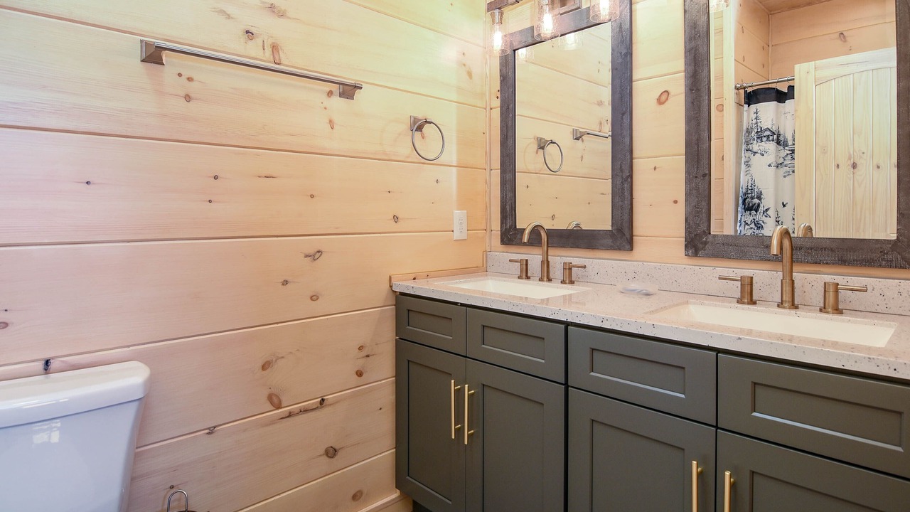 Photo of Bathroom in Cottage Gardens