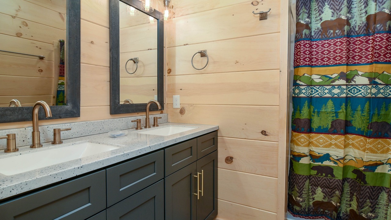 Photo of Bathroom in Cottage Gardens