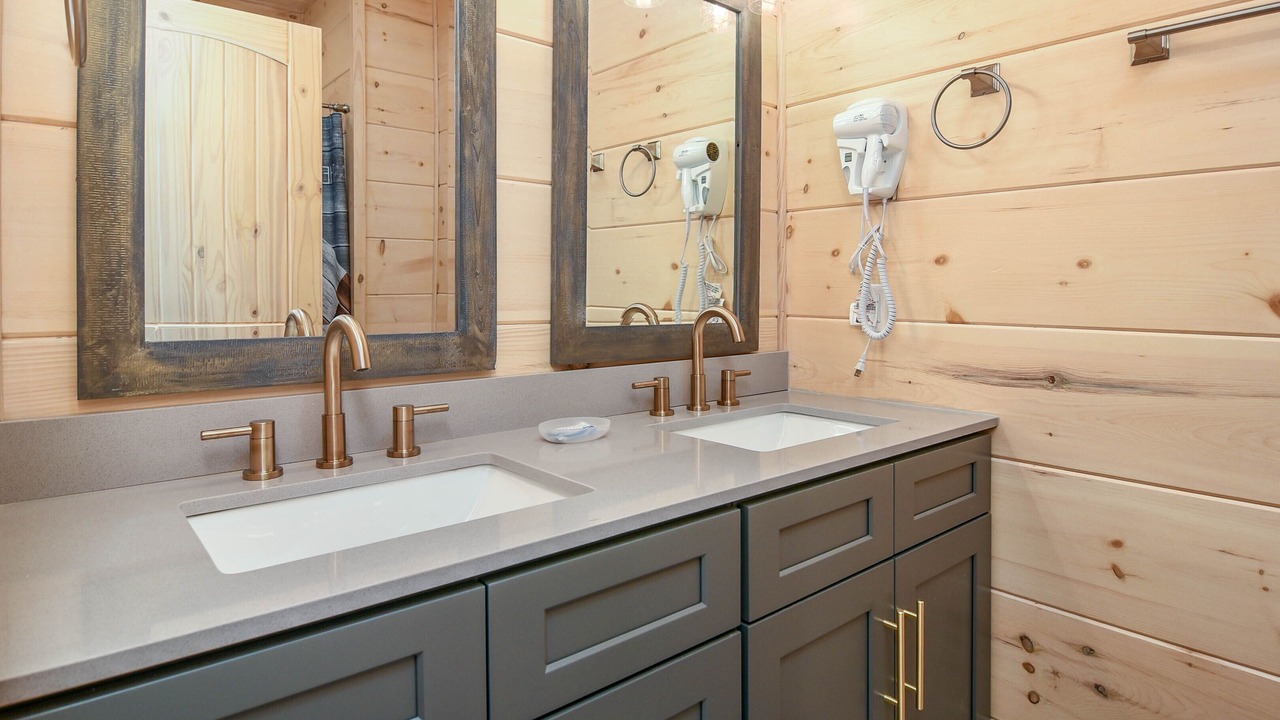 Photo of Bathroom in Cottage Gardens