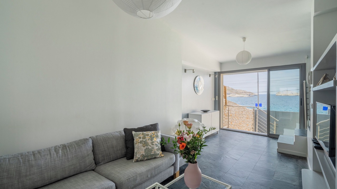 Photo of Livingroom in 8th Arrondissement