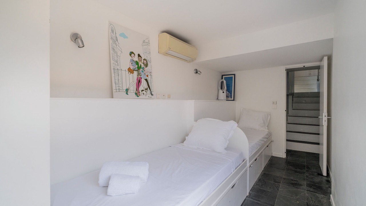 Photo of Bedroom in 8th Arrondissement