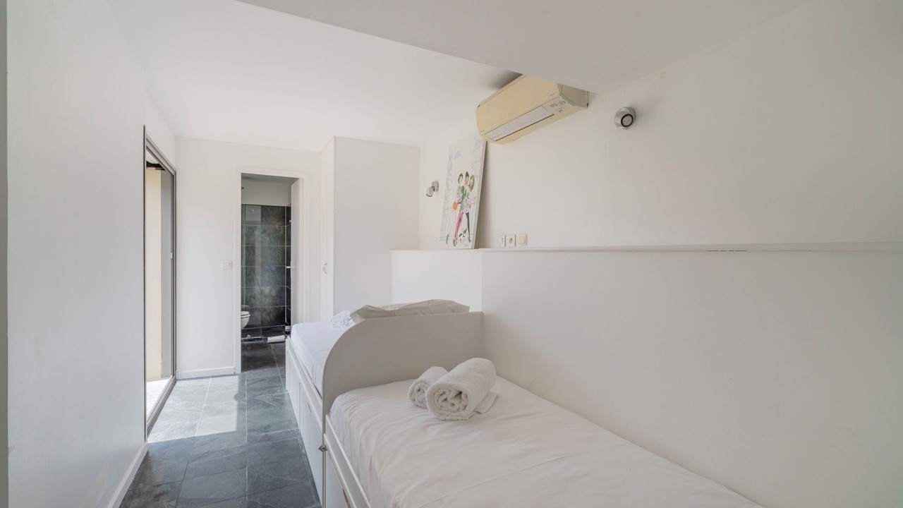 Photo of Bedroom in 8th Arrondissement