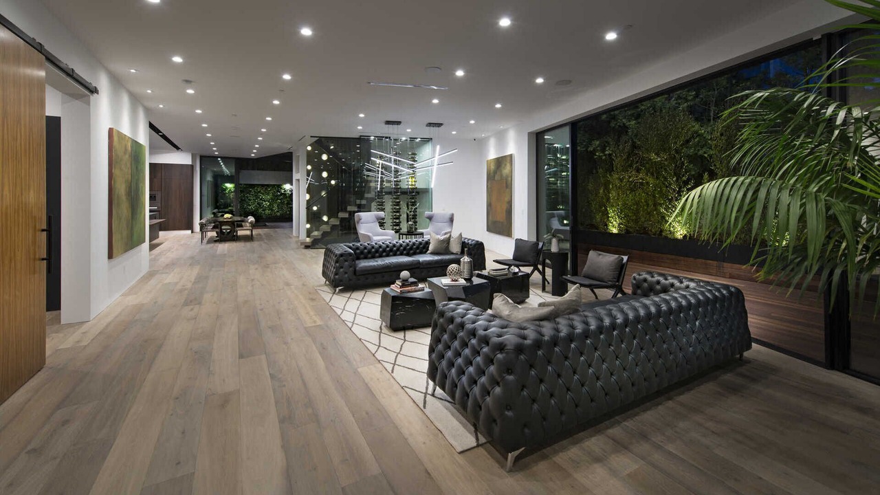Photo of Others in Hollywood Hills West