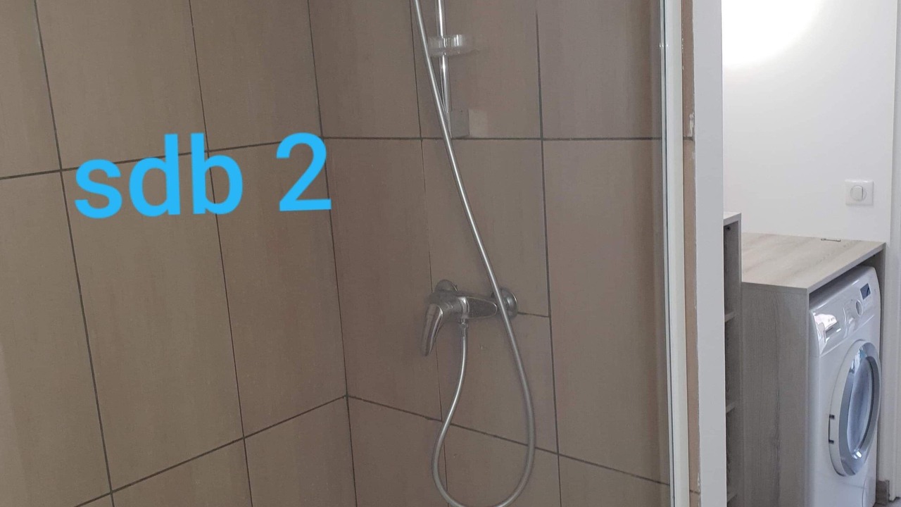 Photo of Bathroom in Lunel