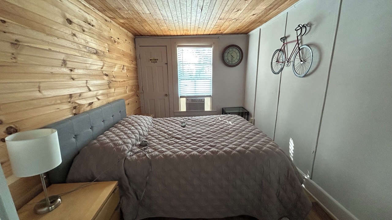 Photo of Bedroom in Lake George