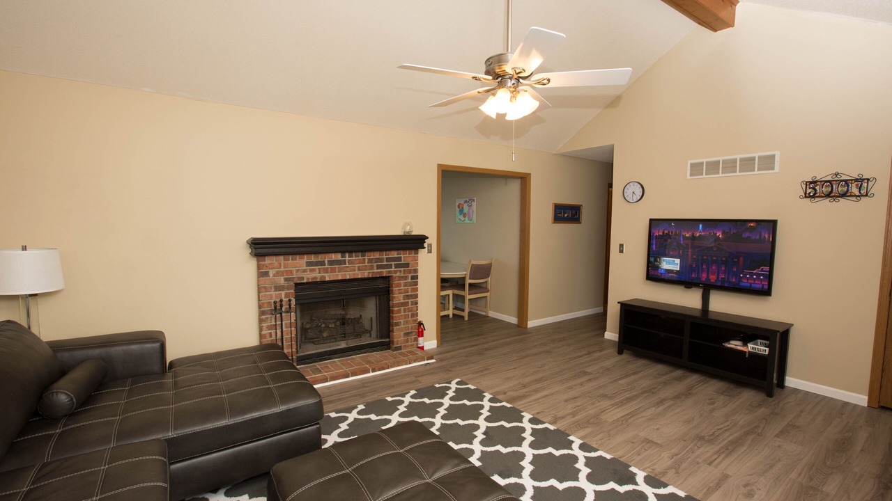 Photo of Livingroom in Merriam