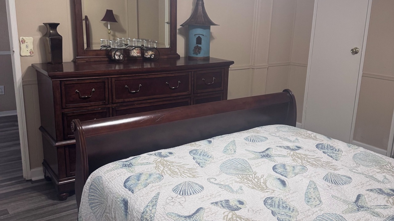 Photo of Others in Cobb