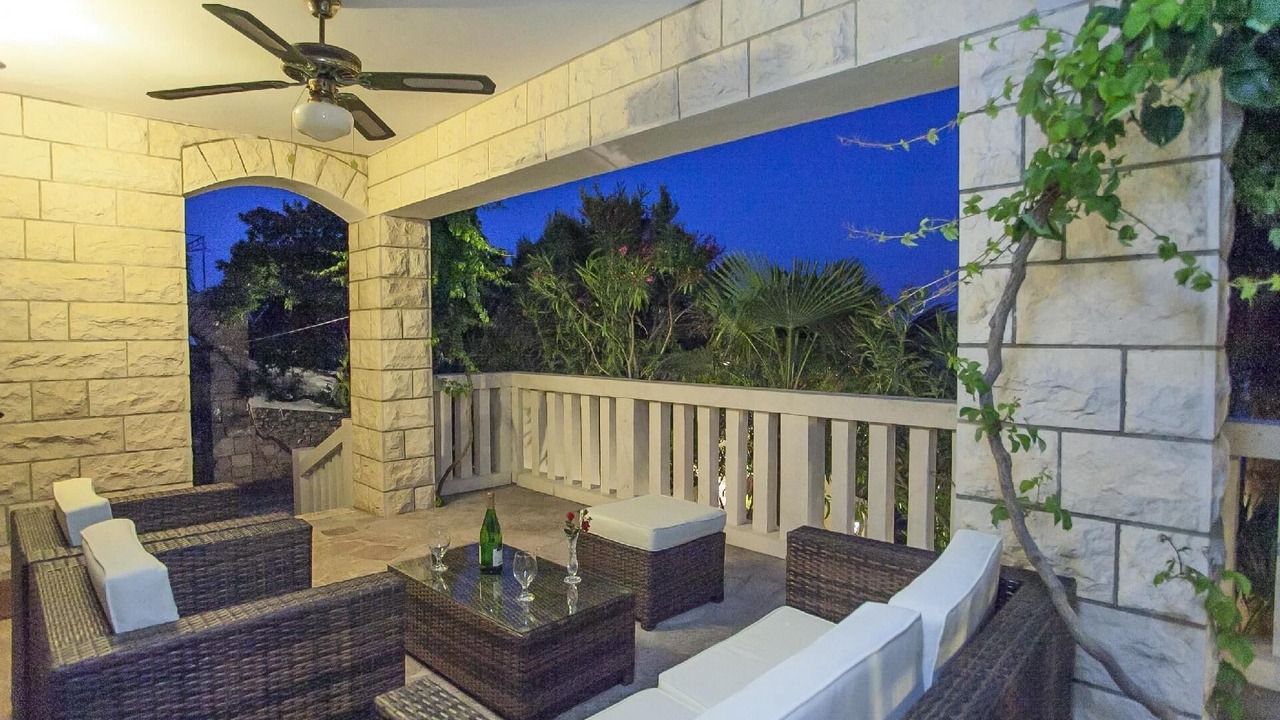 Photo of Patio Balcony in Potirna