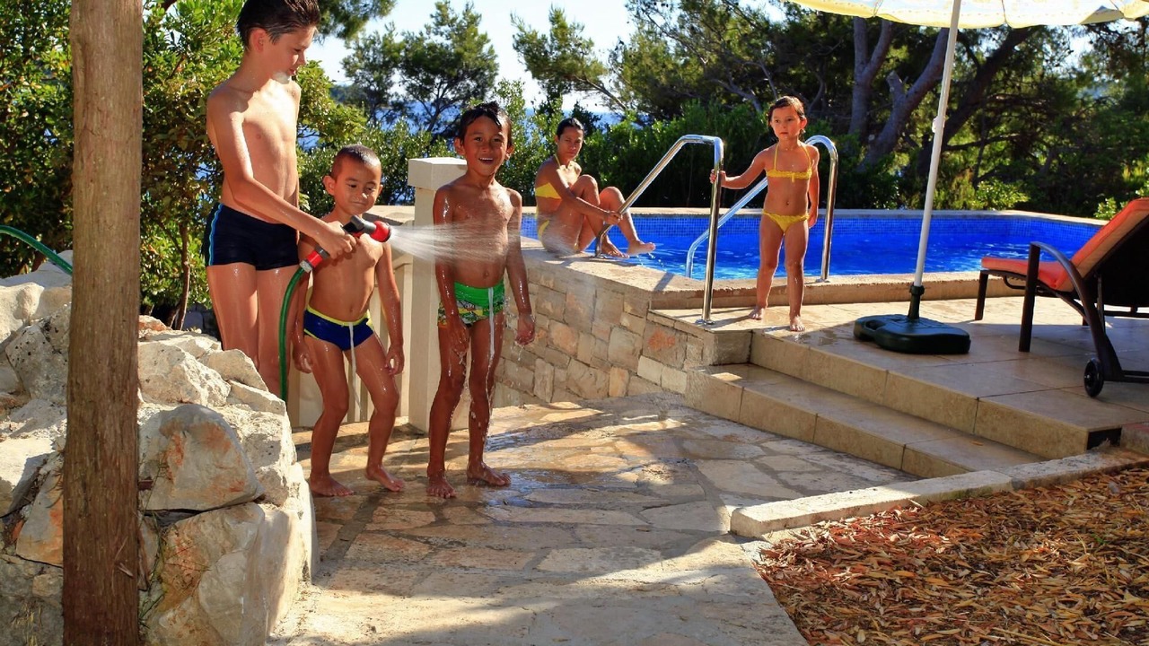 Photo of Outdoor in Potirna