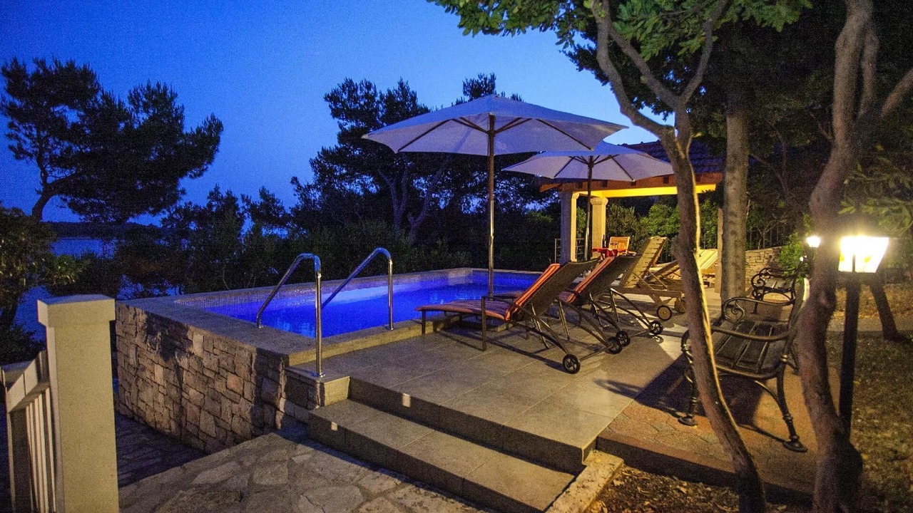 Photo of Outdoor in Potirna