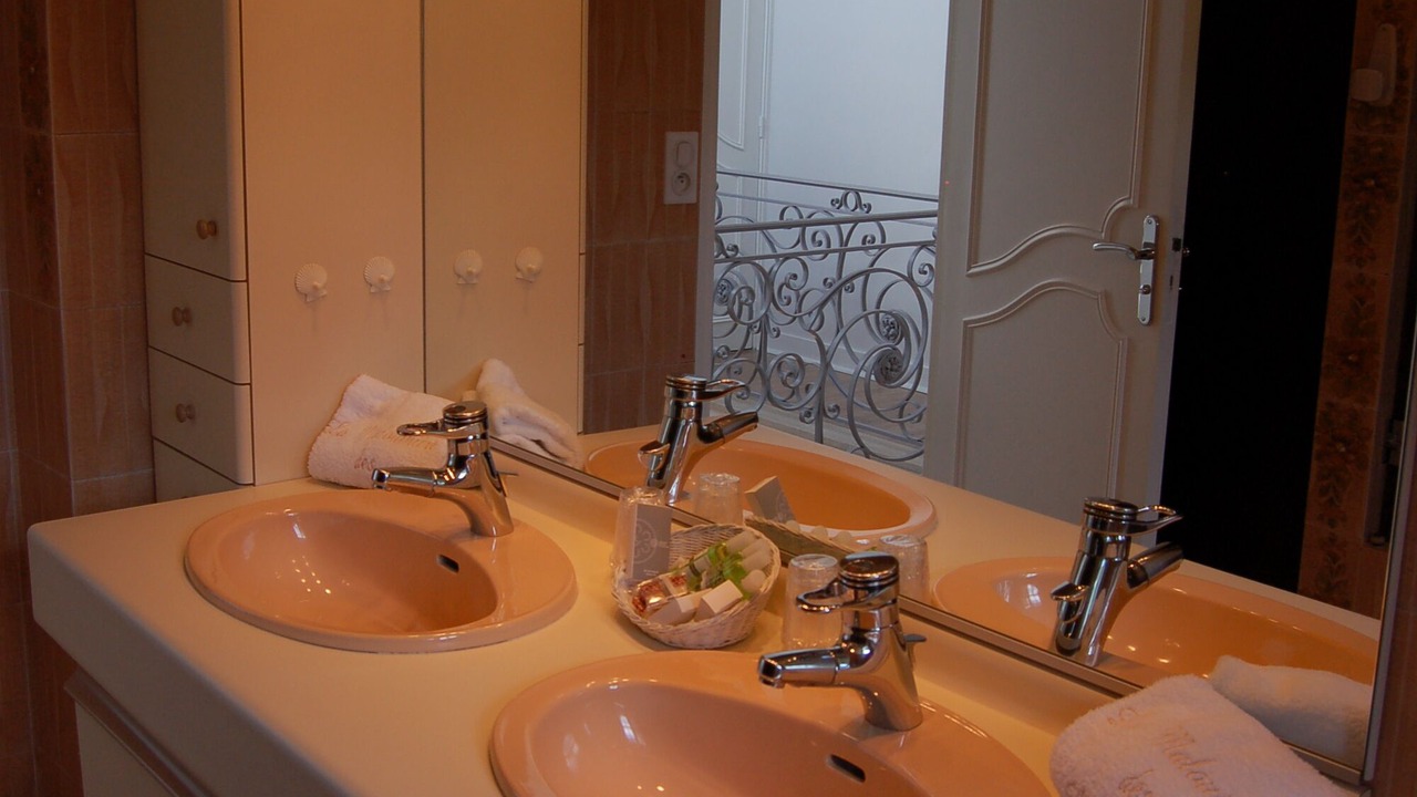 Photo of Bathroom in Saint-Jouan-des-Guerets