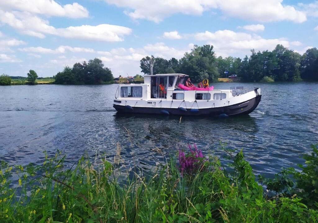 Photo of Others in Saint-Usage