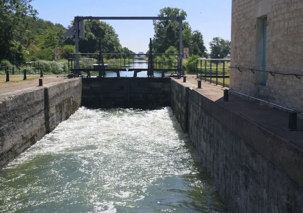 Photo of Others in Saint-Usage