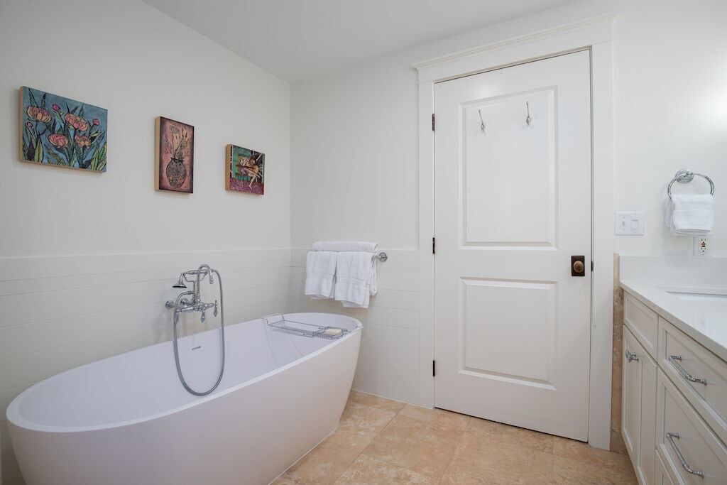 Photo of Bathroom in Gulf District