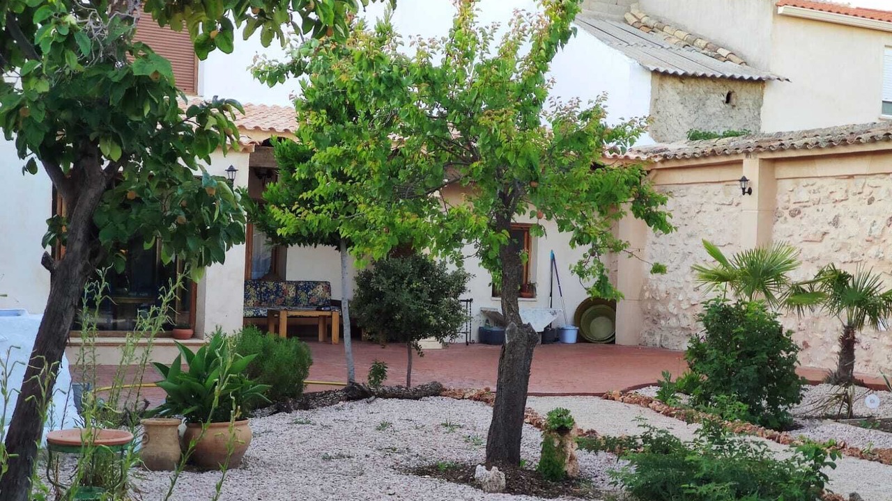 Photo of Outdoor in Santa Maria del Campo Rus