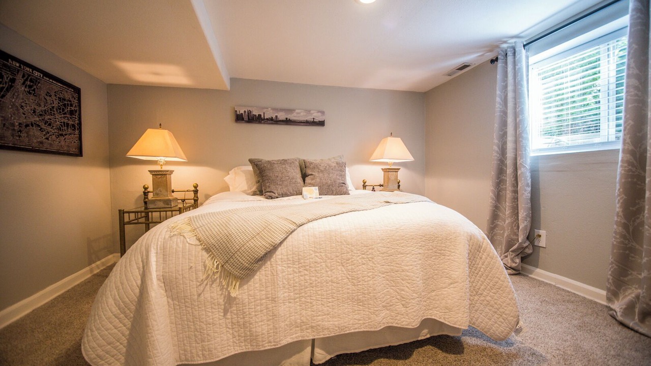 Photo of Bedroom in Central Area