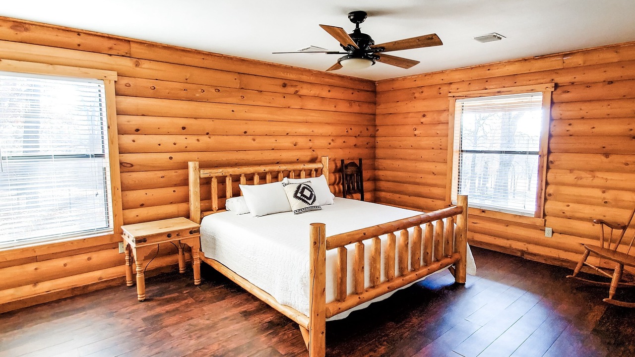 Photo of Bedroom in Sulphur