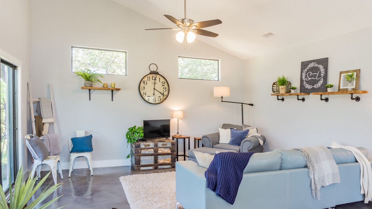 Photo of Livingroom in Spring Branch