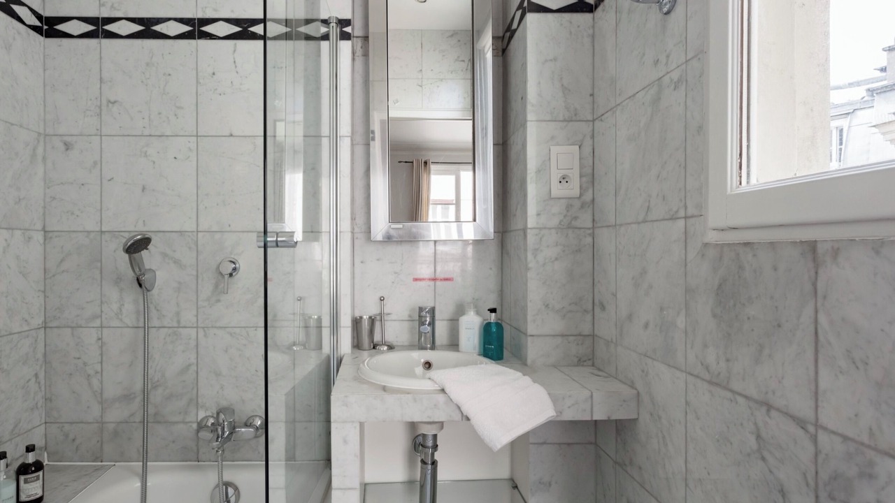 Photo of Bathroom in Quartier du Gros-Caillou