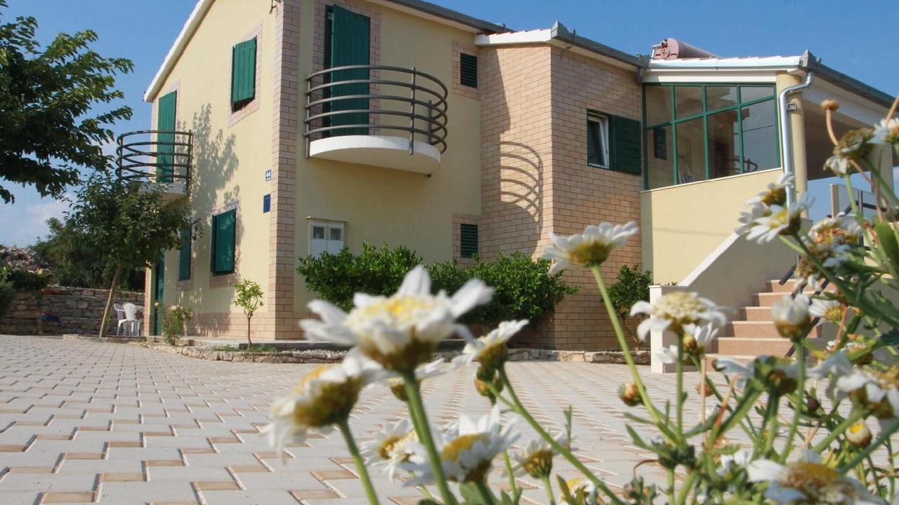 Photo of Outdoor in Grohote