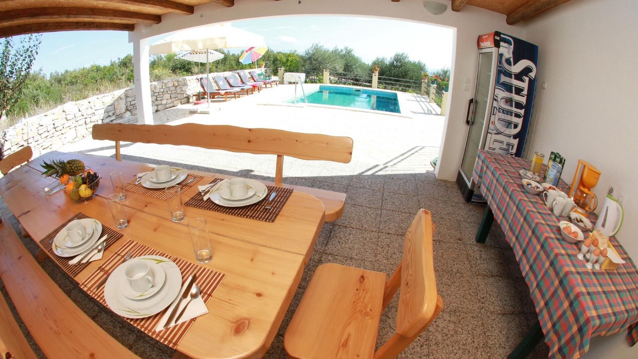 Photo of Outdoor in Grohote