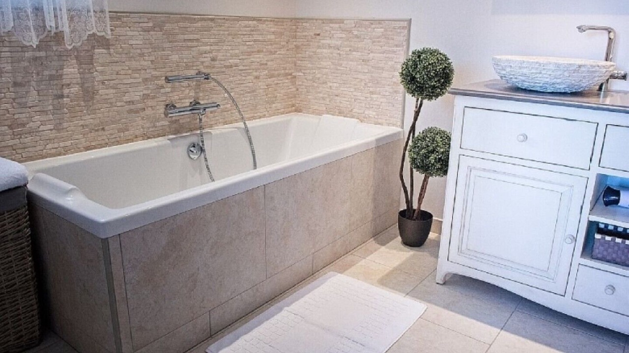 Photo of Bathroom in Saint-Laurent-de-la-Cabrerisse