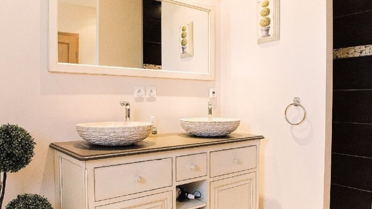 Photo of Bathroom in Saint-Laurent-de-la-Cabrerisse