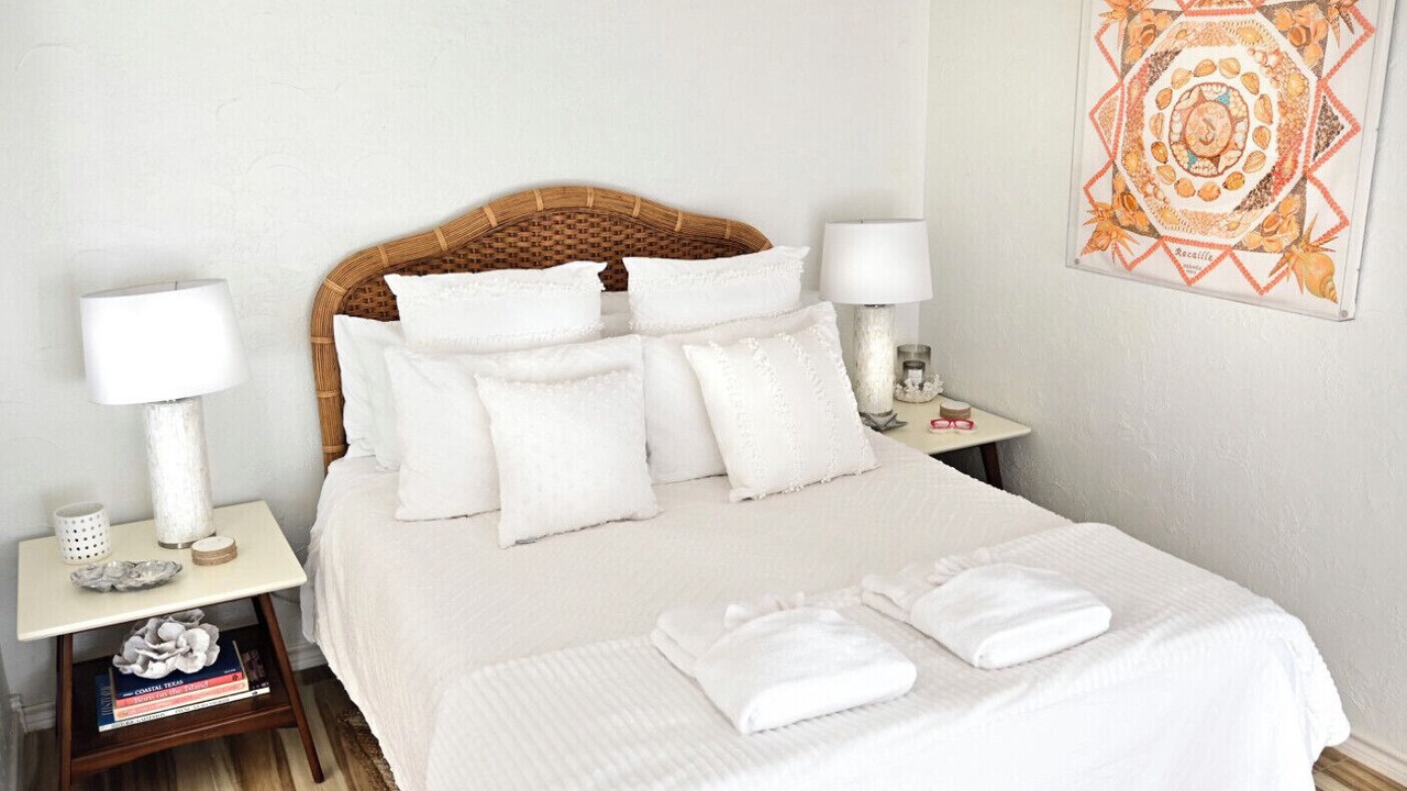 Photo of Bedroom in Bermuda Beach
