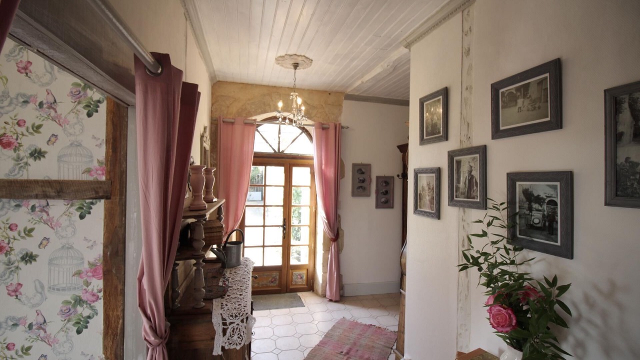 Photo of Others in Lanquais