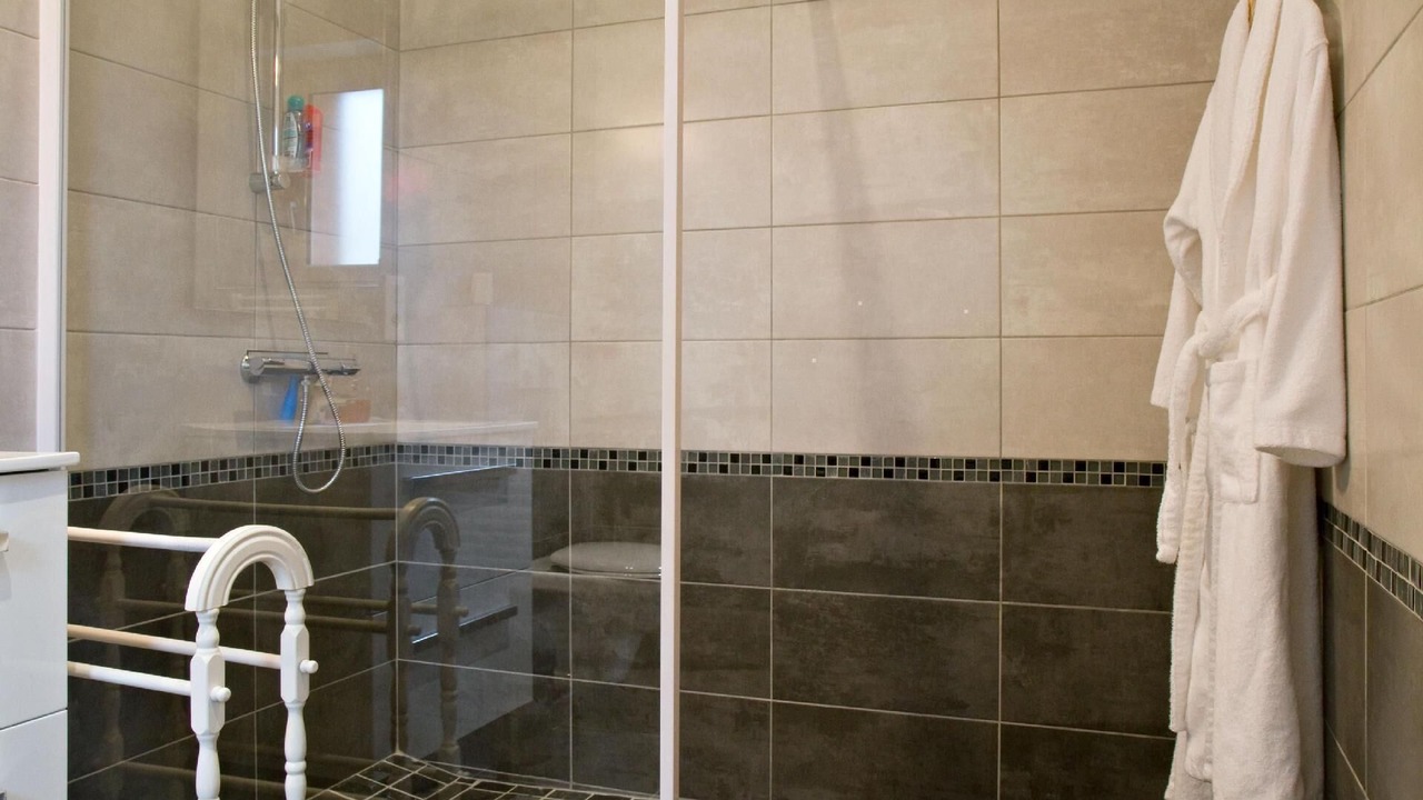 Photo of Bathroom in Saint-Pair-sur-Mer