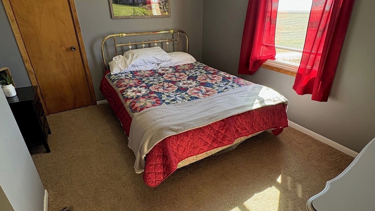 Photo of Bedroom in Coon Rapids