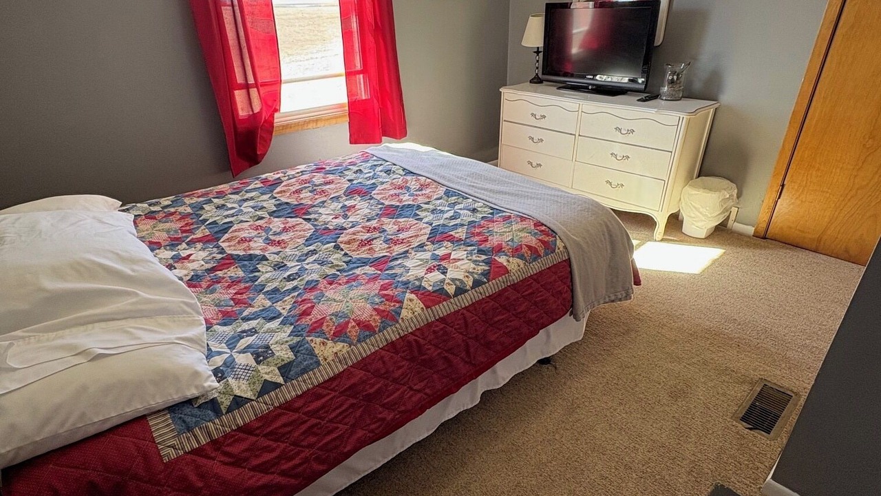 Photo of Bedroom in Coon Rapids