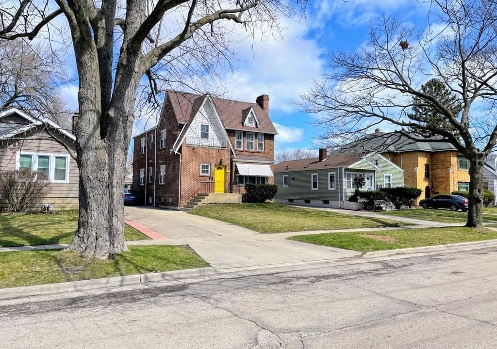 Photo of Others in Waukegan