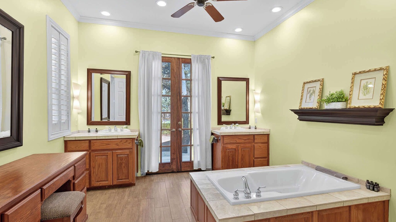 Photo of Bathroom in Horseshoe Bay West