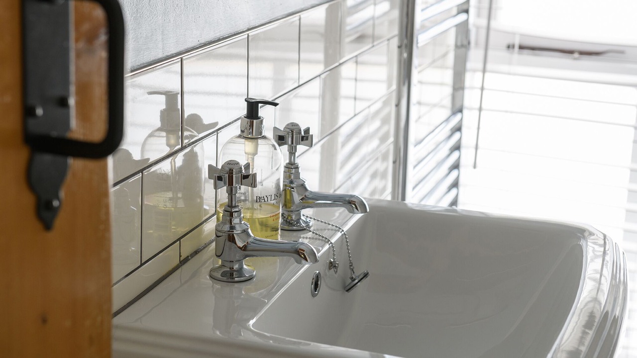 Photo of Bathroom in Rhyd Ddu