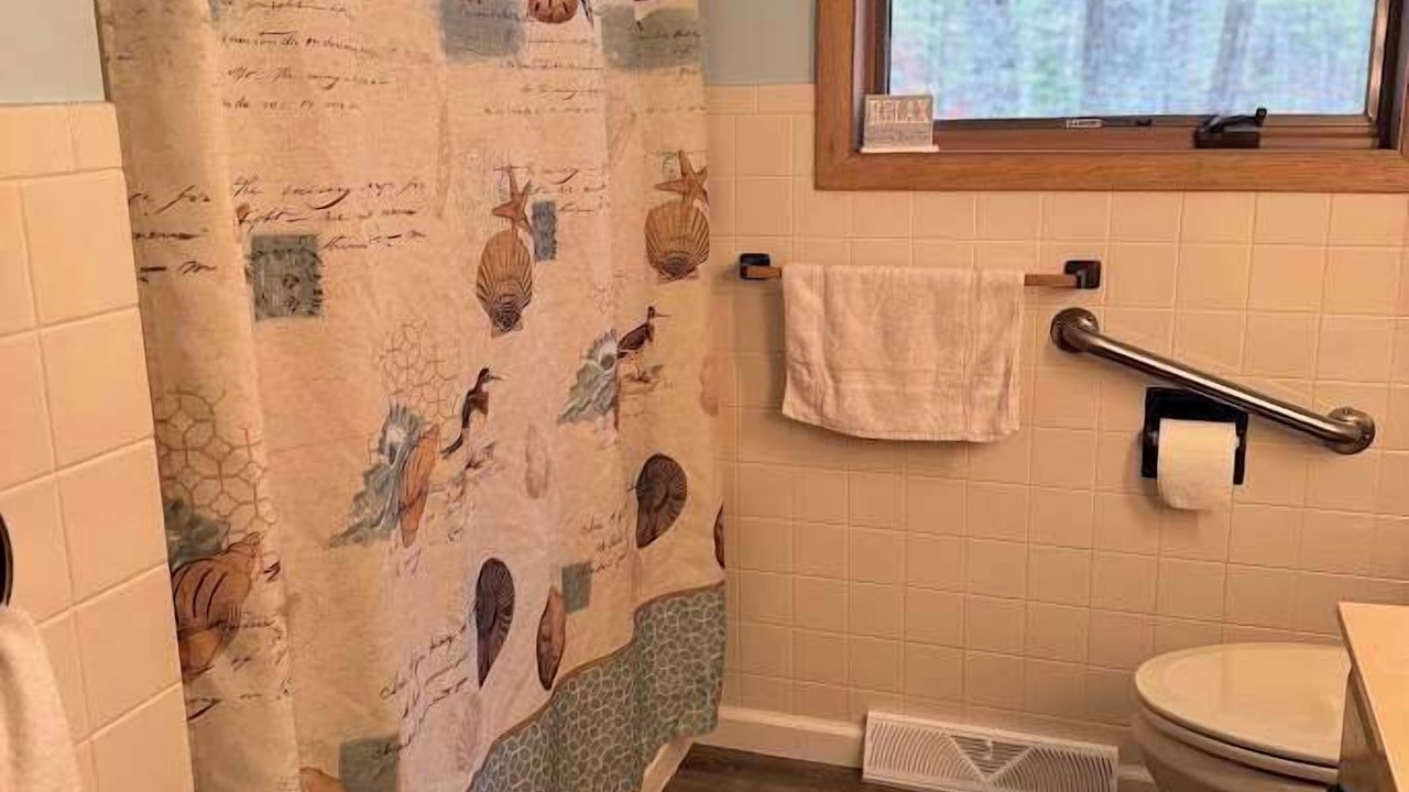 Photo of Bathroom in Arbor Vitae