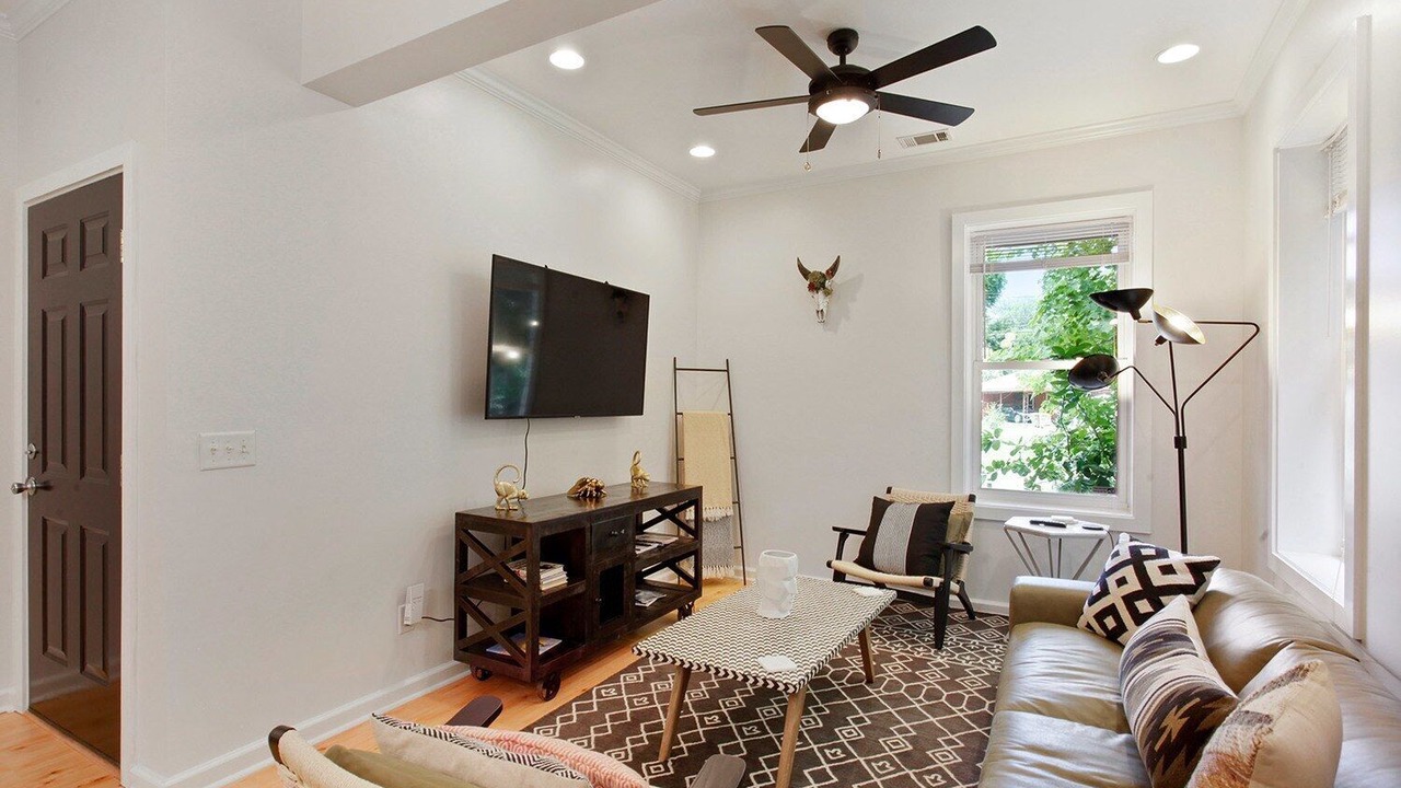 Photo of Livingroom in Thunderbolt